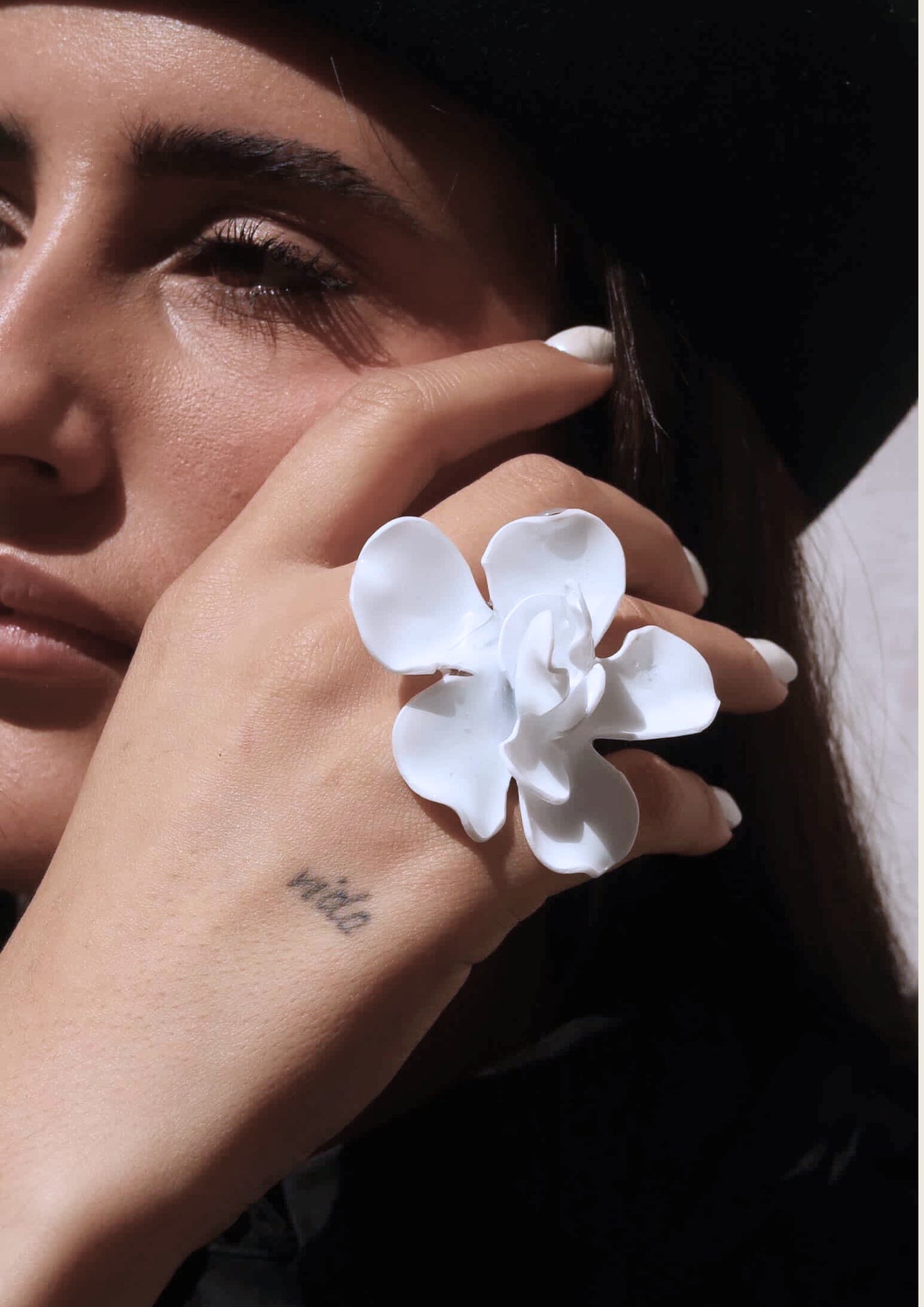 Anillo Magnolia Blanco Opaco