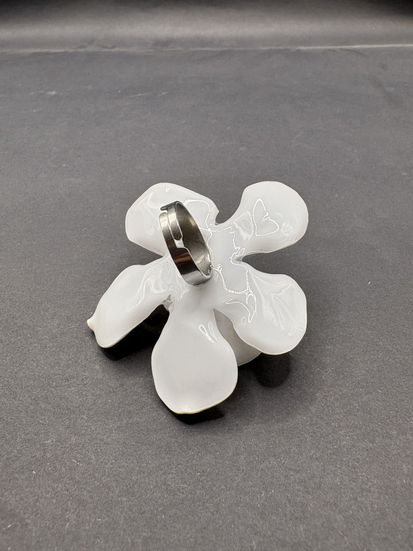 Anillo Magnolia Blanco Opaco
